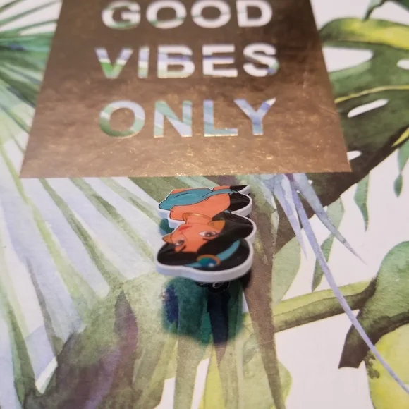 Disney Princess Jasmine Acrylic Pin - Picture 4 of 6